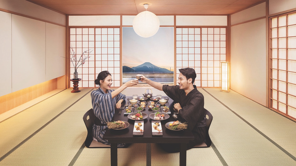 一對情侶在日本餐廳私下用餐